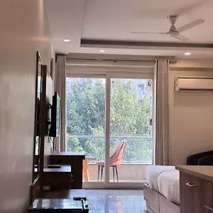 Golf View Sakura 3*, Gurgaon Hindistan